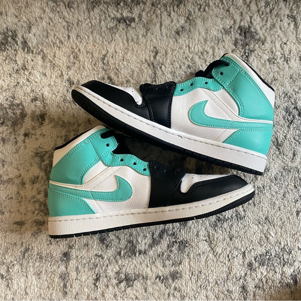 Nike Air Jordan 1 Mid Tropical Twist Size 8.5 554724-132